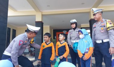 Polisi Sahabat Anak, Polres Pekalongan Digeruduk Anak-Anak SD IT PLUS Mutiara Umat Bojong