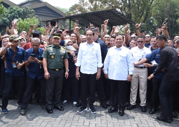 Kasad Dampingi Presiden RI Kunjungan ke PT Pindad