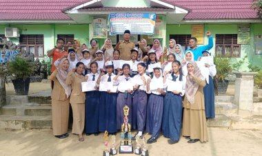 Sekolah SMPN 10 Tualang Raih Juara Umum dalam loba baris berbaris