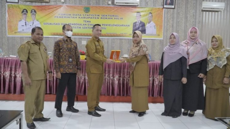Diskominfotiks Rohil Gelar Forum Data Statistik Sektoral