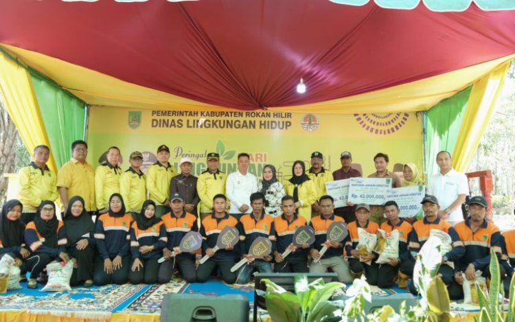 Peringatan HLH Sedunia, DLH Rohil Tanam 500 Pohon