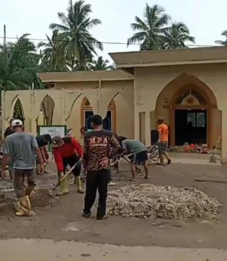 Gerakan Peduli Rumah Ibadah Terus Dilakukan para Jemaah Masjid Mujahidin Sei Nyamuk