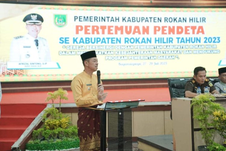 Bupati Rohil Ajak Seluruh Pendeta Bersinergi Membangun Daerah