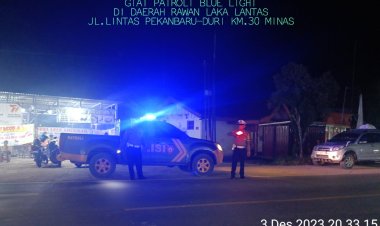 Antisipasi Pelanggaran, Laka Lantas dan C3, Unit Lantas Polsek Minas Giat Patroli Blue Light di Daerah Rawan