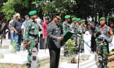 Serda Syaiful Anwar korban kecelakaan bus ELDIVO di makamkan secara militer