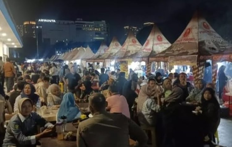 Ribuan Warga Padati Lapangan Benteng Medan Untuk Rayakan Malam Tahun Baru 2024