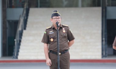 Asisten Tindak Pidana Khusus Kejaksaan Tinggi Riau Menerima Apel Kerja Pagi