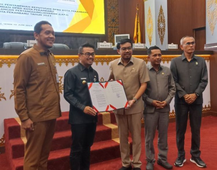 DPRD Kota Pekanbaru Sampaikan Rekomendasi Terhadap LKPJ Pemko Pekanbaru Tahun 2023