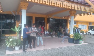 Ijazah di Tahan Perusahaan, Puluhan Mantan Karyawan  Perusahaan Tour And Travel di Pekanbaru Buat Laporan