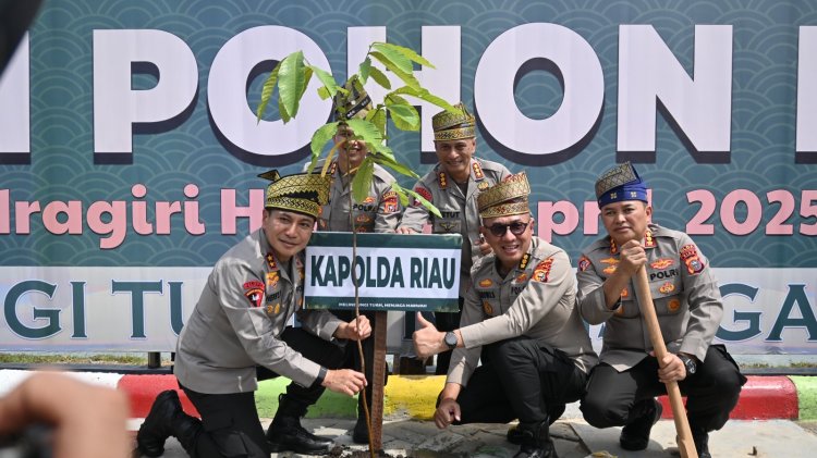 Kapolda Riau Tanam Pohon di Danau Raja Rengat, Dorong Sinergi Pelestarian Lingkungan Berbasis Budaya Lokal