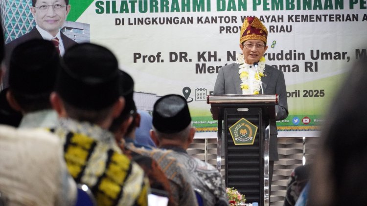 Kunjungan Kerja ke Riau, Menag Ajak ASN Kemenag Jaga Kerukunan dan Spirit Mukhlas