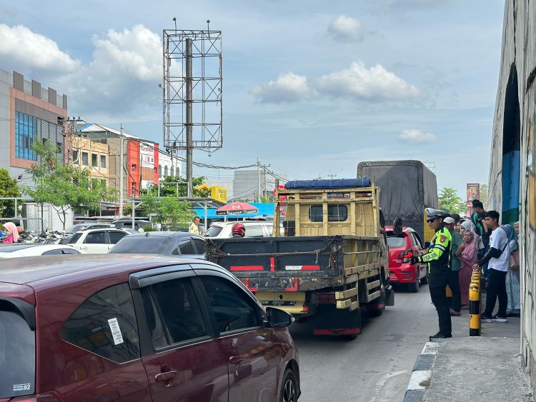 Tempatkan Personel di Lokasi Padat Lalu Lintas, Polda Riau Cegah Kemacetan Pada Long Weekend