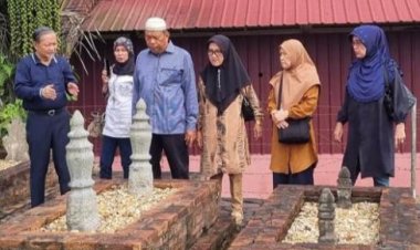 Ziarah Keturunan Raja Indragiri Hidupkan Warisan Budaya