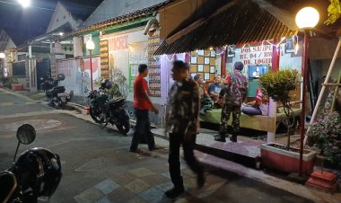 Sinergi TNI, FKPPI, dan Linmas Jaga Kamtibmas Mojosongo Lewat Patroli Malam