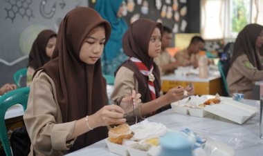 Wali Kota Pekanbaru Pastikan Makan Bergizi Gratis Pelajar Aman dan Higienis