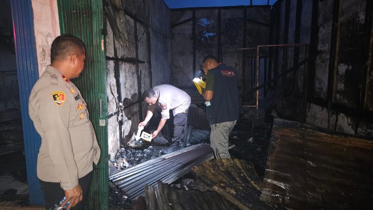 Kebakaran Hebat Hanguskan 11 Ruko di Pasar Kuok Kampar, Kerugian Capai Rp1 Miliar