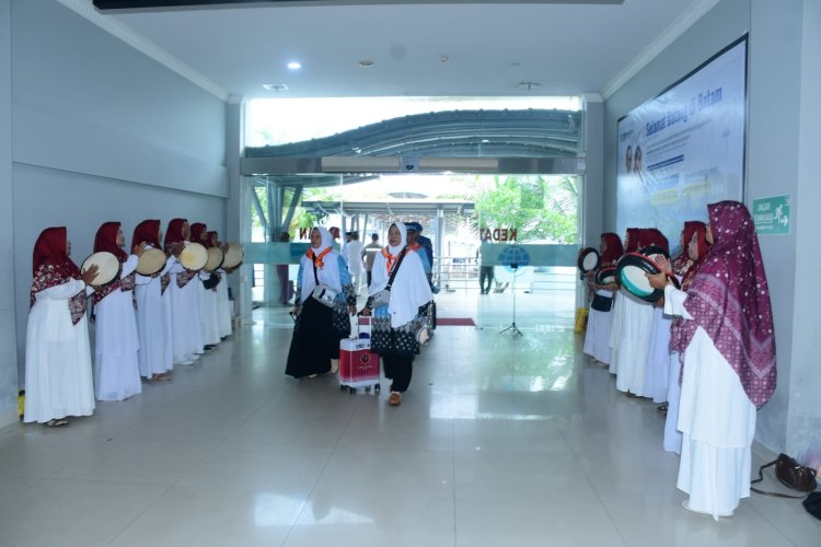 399 CJH Bengkalis Kloter 9 Tiba di Batam, Siap Berangkat ke Tanah Suci