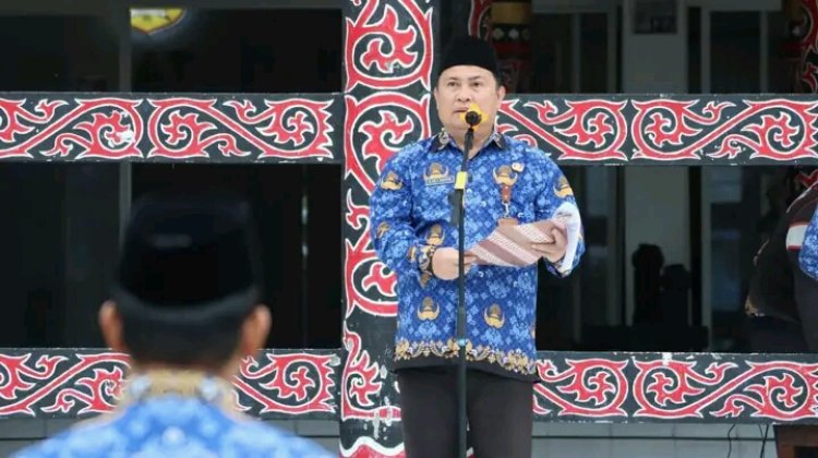 Charles Bantjin Bertindak Sebagai Pemimpin Upacara Hari Kesadaran Nasional